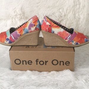 Toms Corbel Wedge. Pretty floral print.